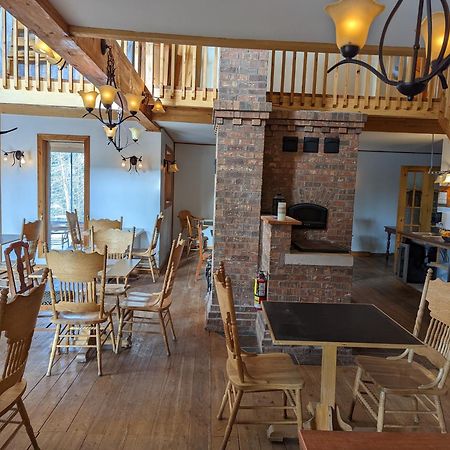 Auberge Carcajou Saint-David-de-Falardeau Exterior photo