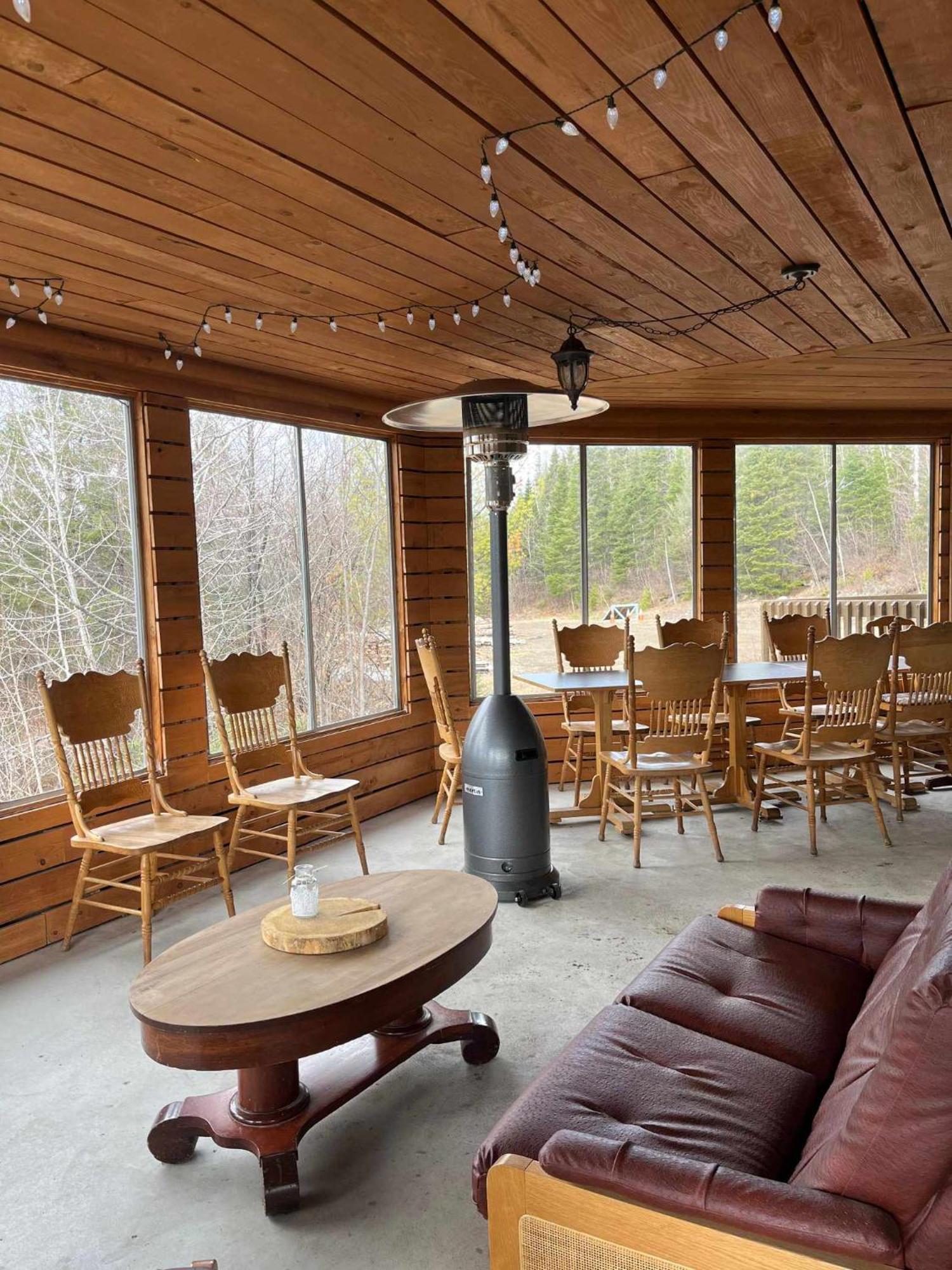Auberge Carcajou Saint-David-de-Falardeau Exterior photo